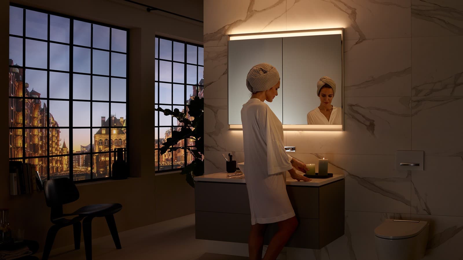 Geberit ONE peegelkapp koos ComfortLightiga Geberit ONE peegelkapp koos ComfortLightiga